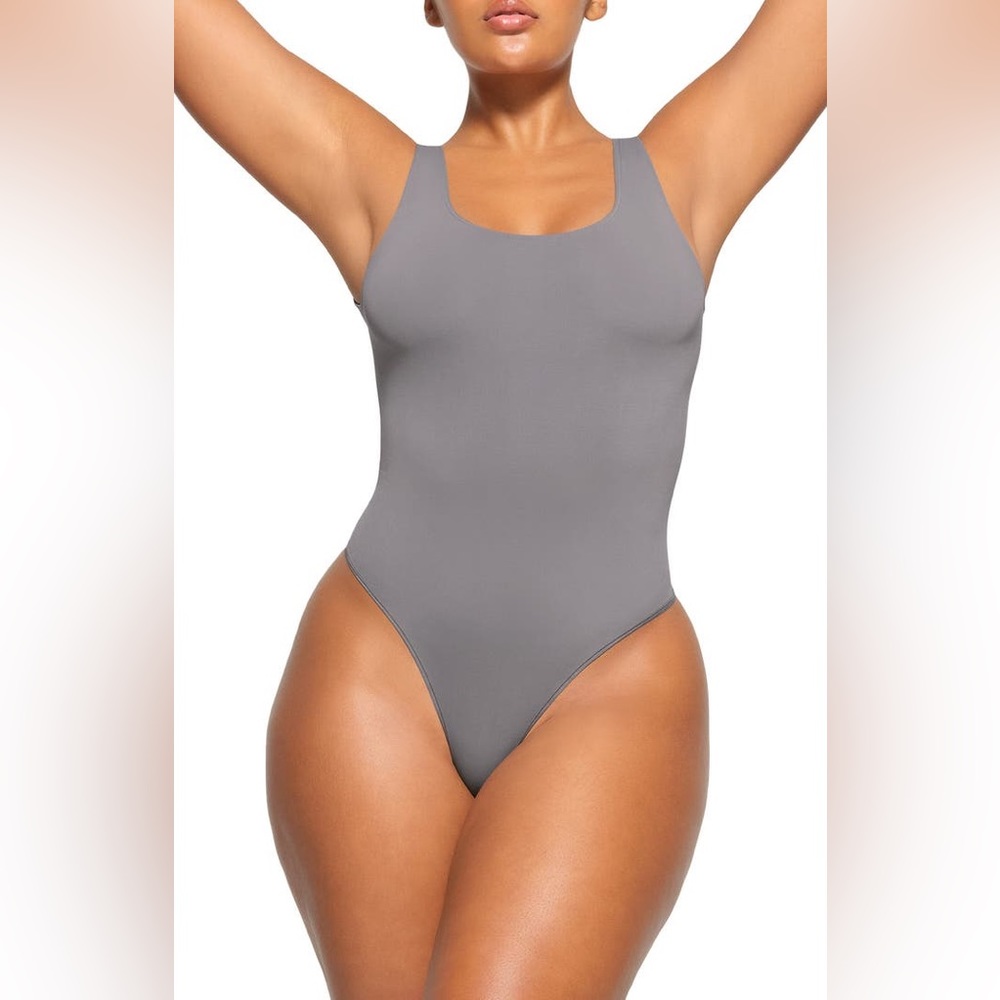 SKIMS ESSENTIAL SCOOP NECK BODYSUIT Size L/XL NEW